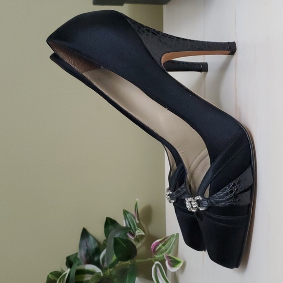 Giuseppi Zanotti | Black Satin Pumps with Leather and Crystal Detail, Sz… - Picture 8 of 11